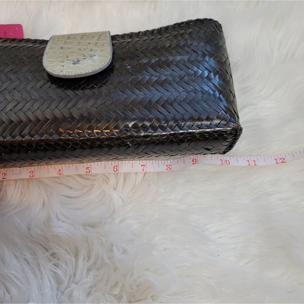 ARANAZ Handmade Filipino Woven Clutch w Metallic Embossed Magnetic Closure - Picture 14 of 16